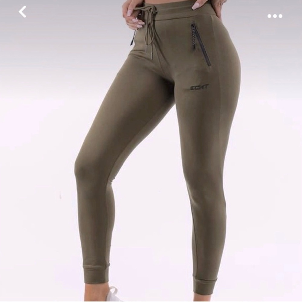 NWOT - Exht Women’s Army Green Atheletic Tappered Joggers - Size Small